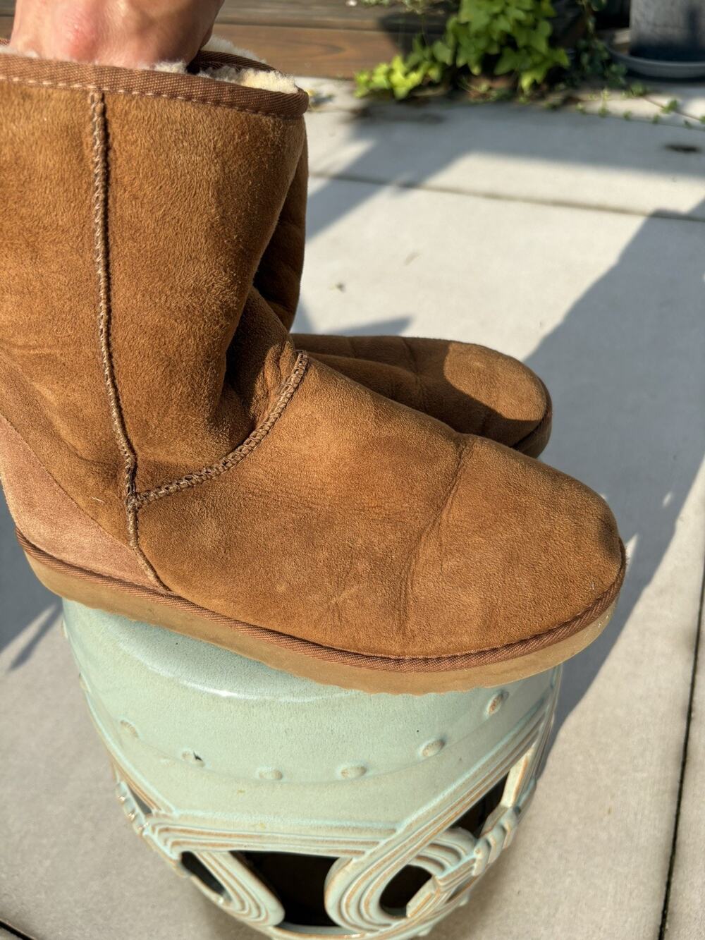Authentic UGG Australia F8007GBootsChestnut LeatherSuede Size Women’s 10